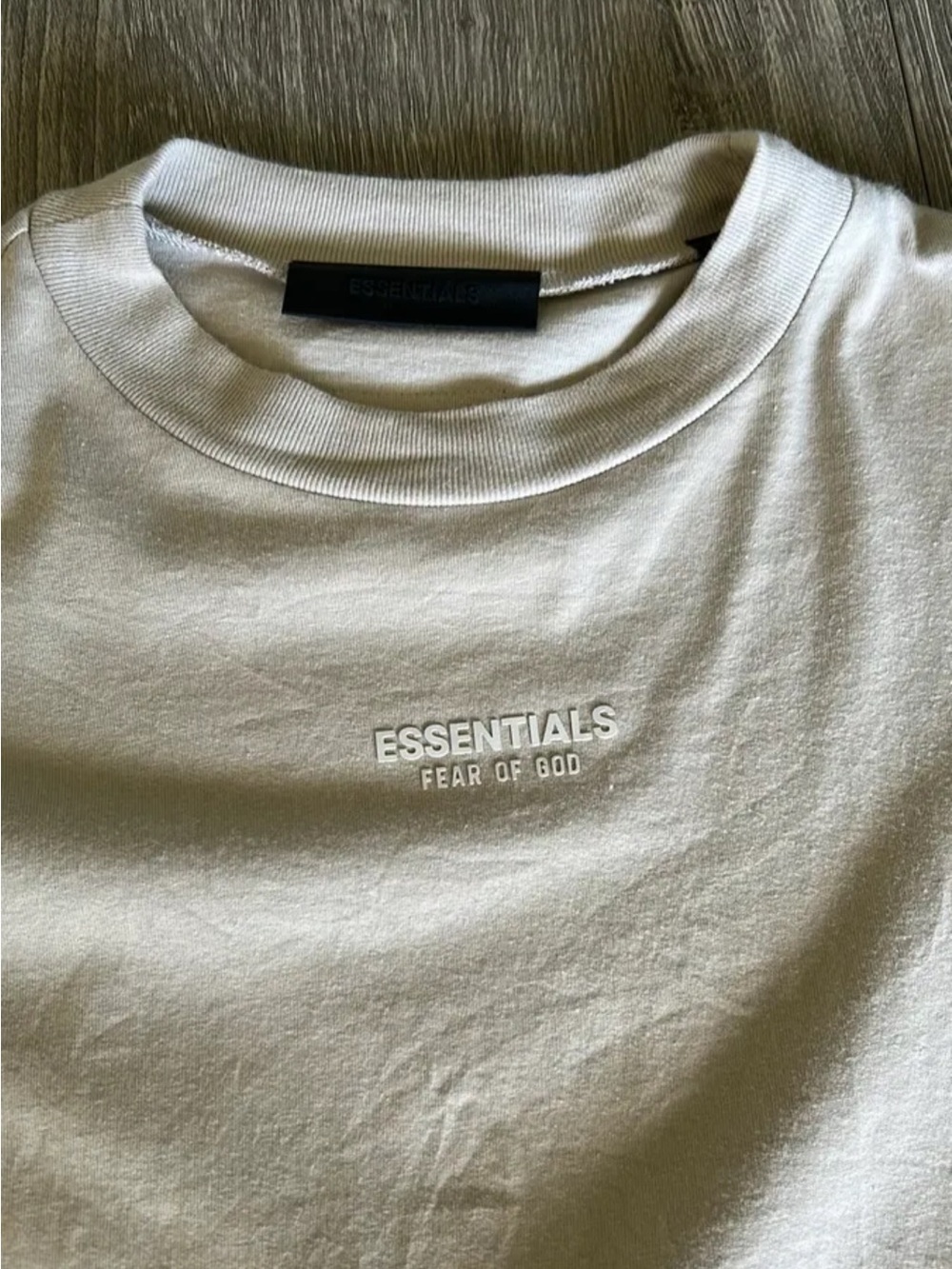 Essentials T-Shirt - Picture 4 of 4